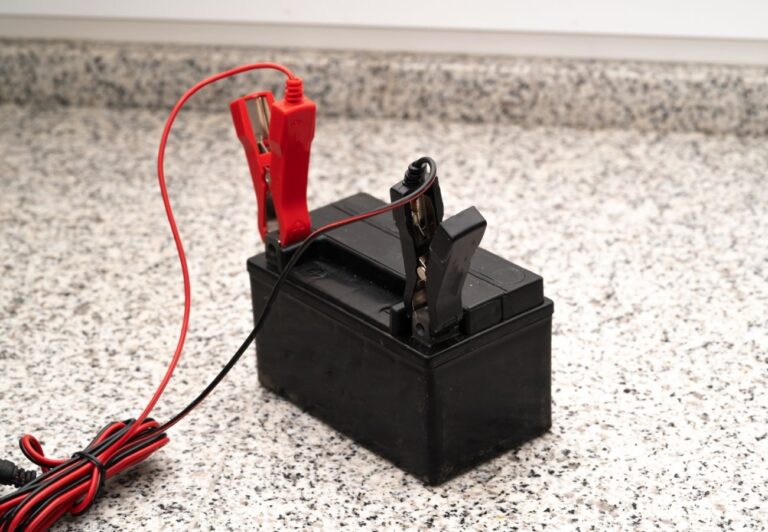 Ile ładować akumulator 74Ah?