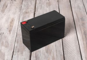 Czy akumulator żelowy można ładować prostownikiem?