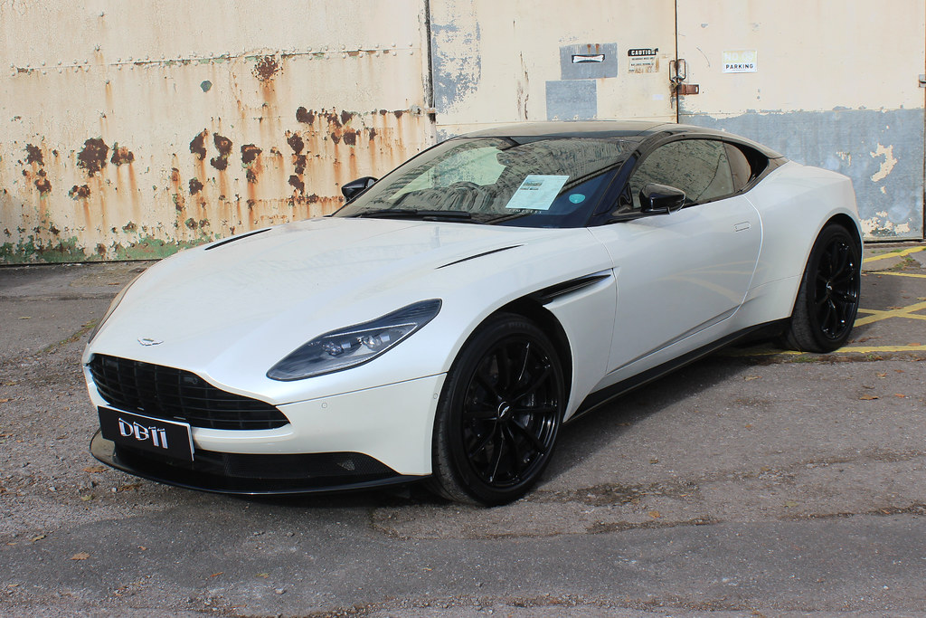 Aston Martin DB11 - dane techniczne i opinie