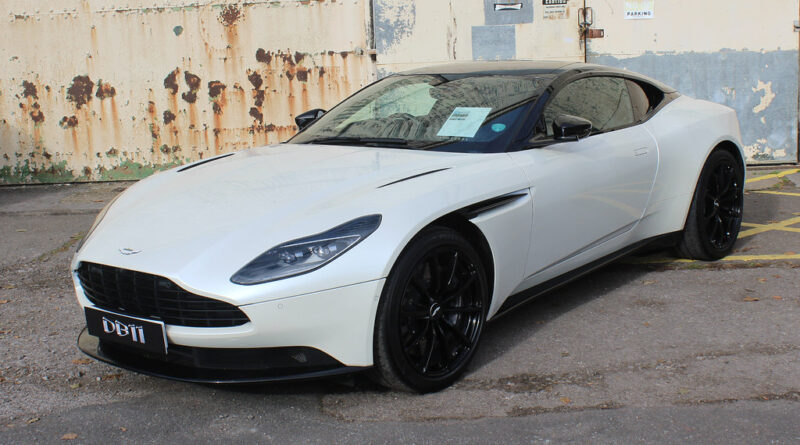 Aston Martin DB9 - dane techniczne i opinie
