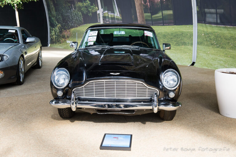 Aston Martin Rapide – dane techniczne i opinie