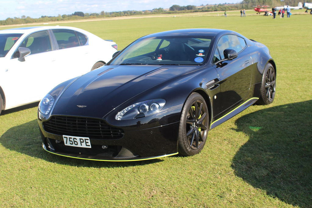 Aston Martin Vantage - dane techniczne i opinie