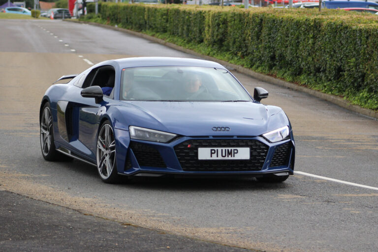 Audi R8 – dane techniczne i opinie