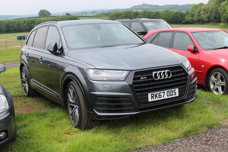 Audi SQ7 – dane techniczne i opinie