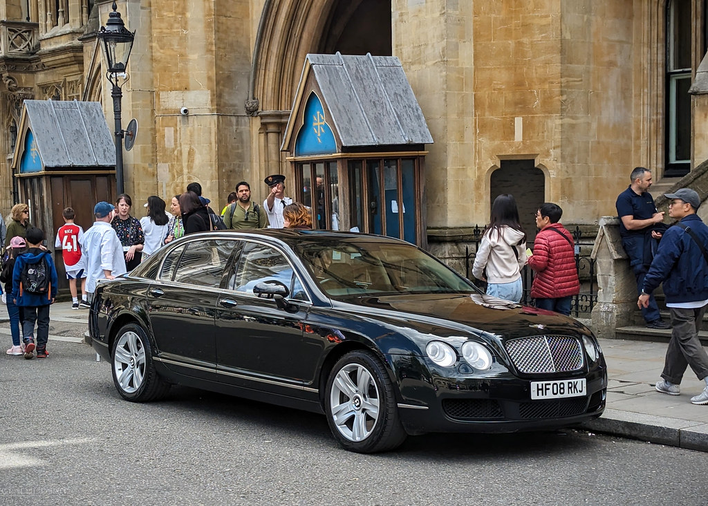 Bentley Flying Spur - dane techniczne i opinie