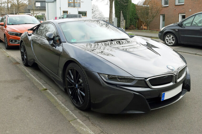 BMW i8 – dane techniczne i opinie