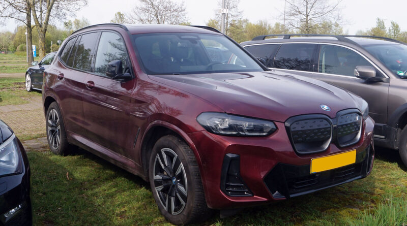 BMW iX3 - dane techniczne i opinie