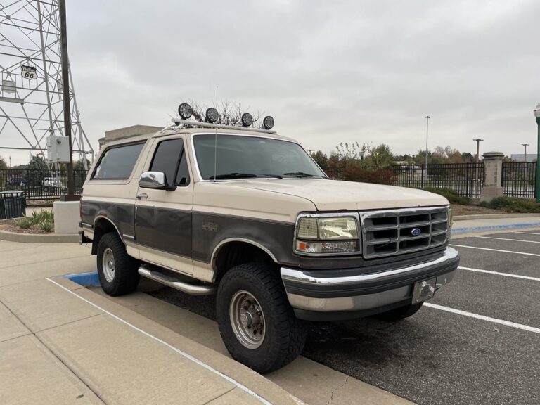 Ford Bronco – dane techniczne i opinie