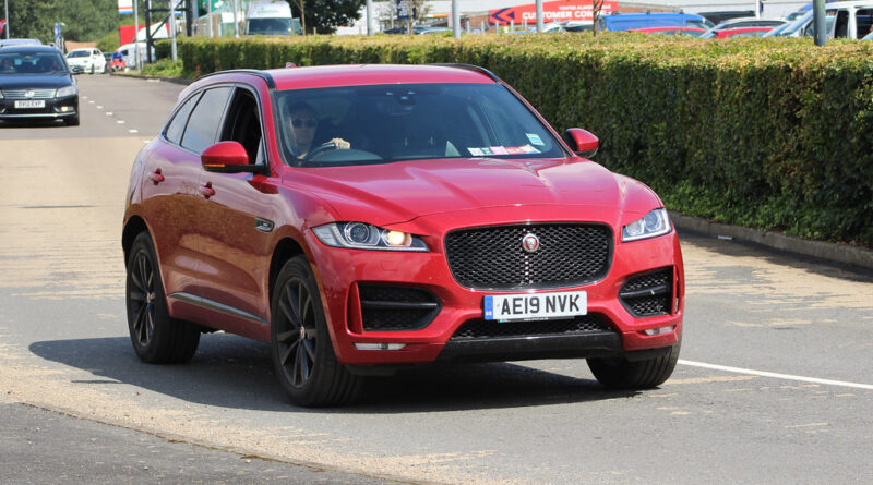 Jaguar XE - dane techniczne i opinie