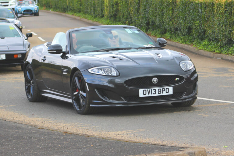 Jaguar XF – dane techniczne i opinie