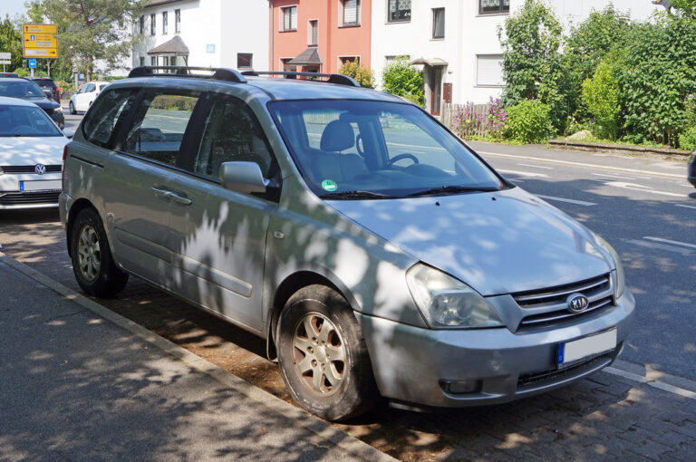 Kia Carnival – dane techniczne i opinie