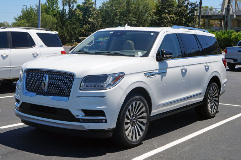 Lincoln Navigator – dane techniczne i opinie