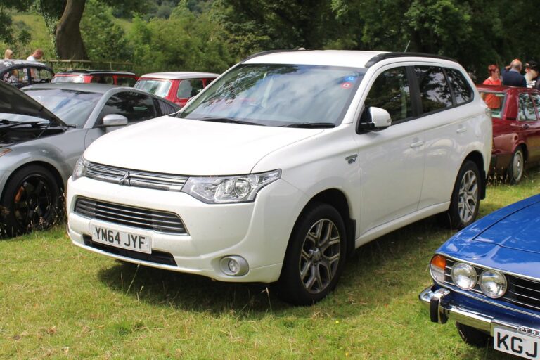 Mitsubishi Outlander – dane techniczne i opinie