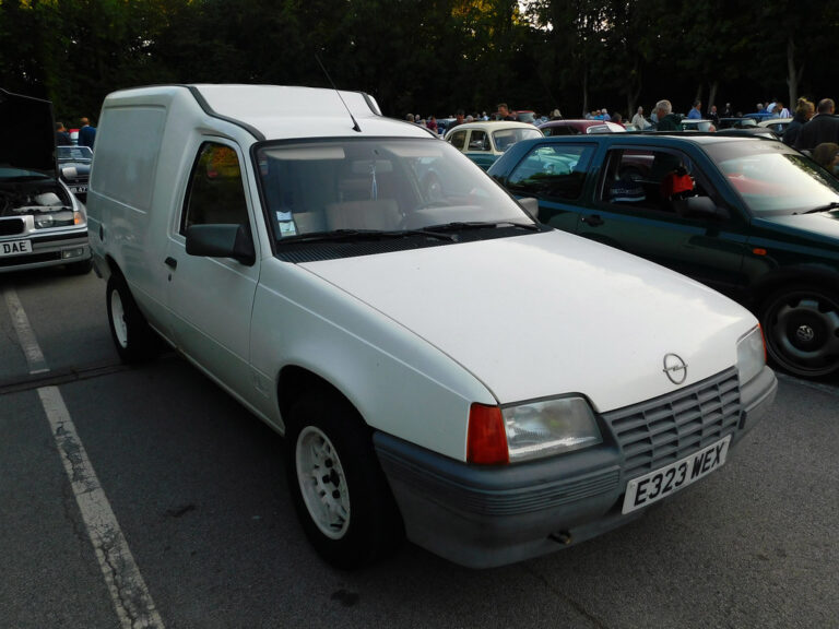 Opel Combo – dane techniczne i opinie