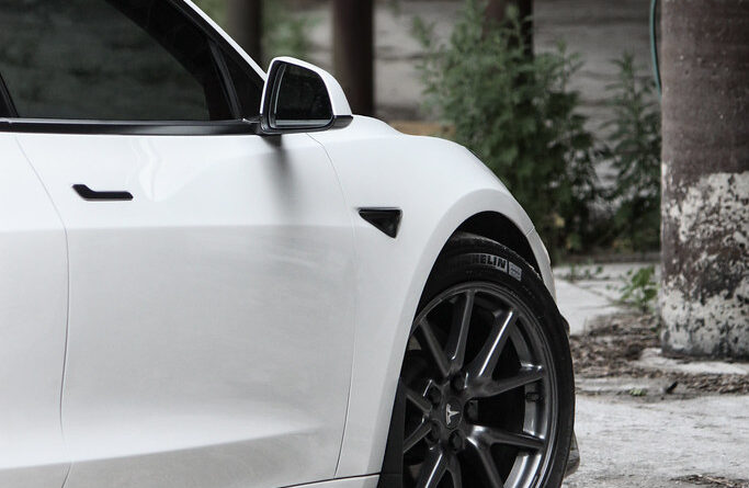 Tesla Model 3 - dane techniczne i opinie