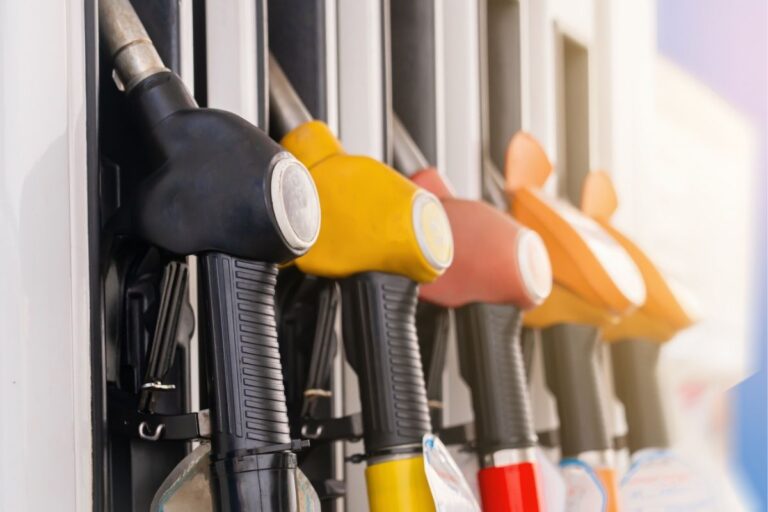 Ile kosztowało paliwo w roku 2000 i jak zmieniały się ceny na przestrzeni lat