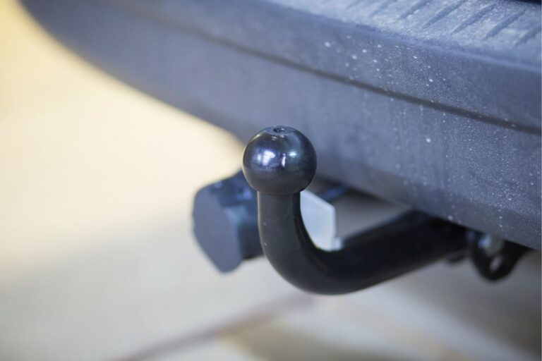 Homologacja haka holowniczego – co oznacza i dlaczego jest wymagana