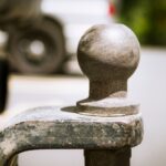 Rodzaje haków holowniczych – porównanie konstrukcji i ich zastosowań