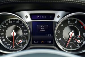 Dlaczego wskaźnik temperatury płynu chłodzącego skacze i jak znaleźć przyczynę