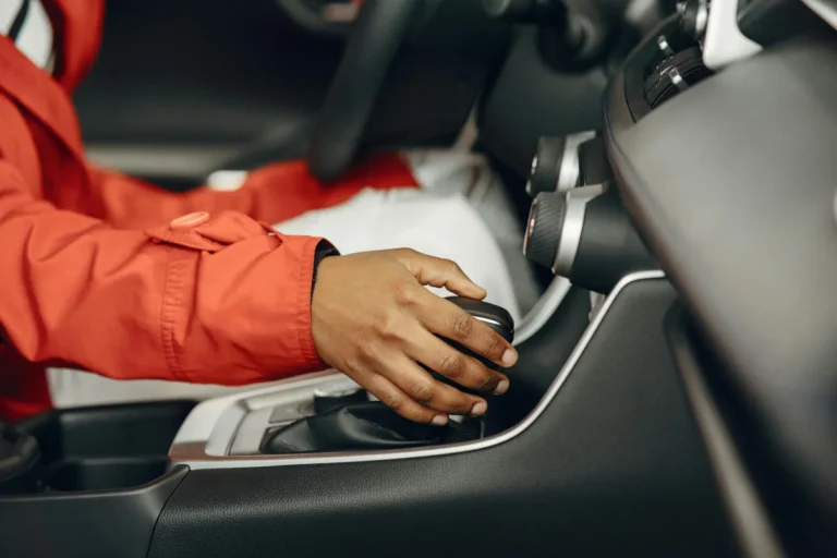 Jak jeździć automatem DSG – wskazówki, tryby jazdy i o czym nie zapominać?